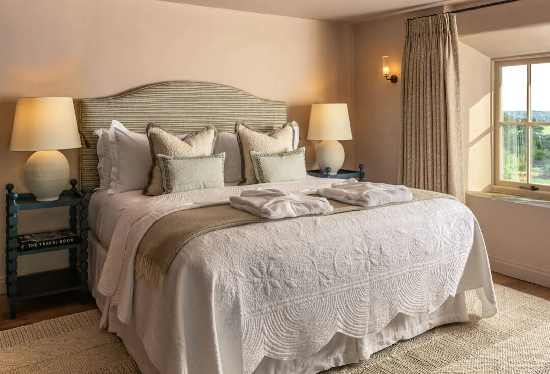 Louma-Eventide-Main-House-1080-1079×733