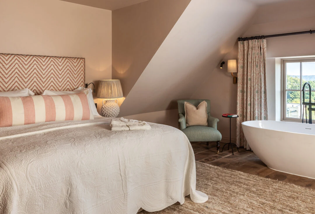 Louma-Main-House-Seabird-bedroom-1080-1-1079×733