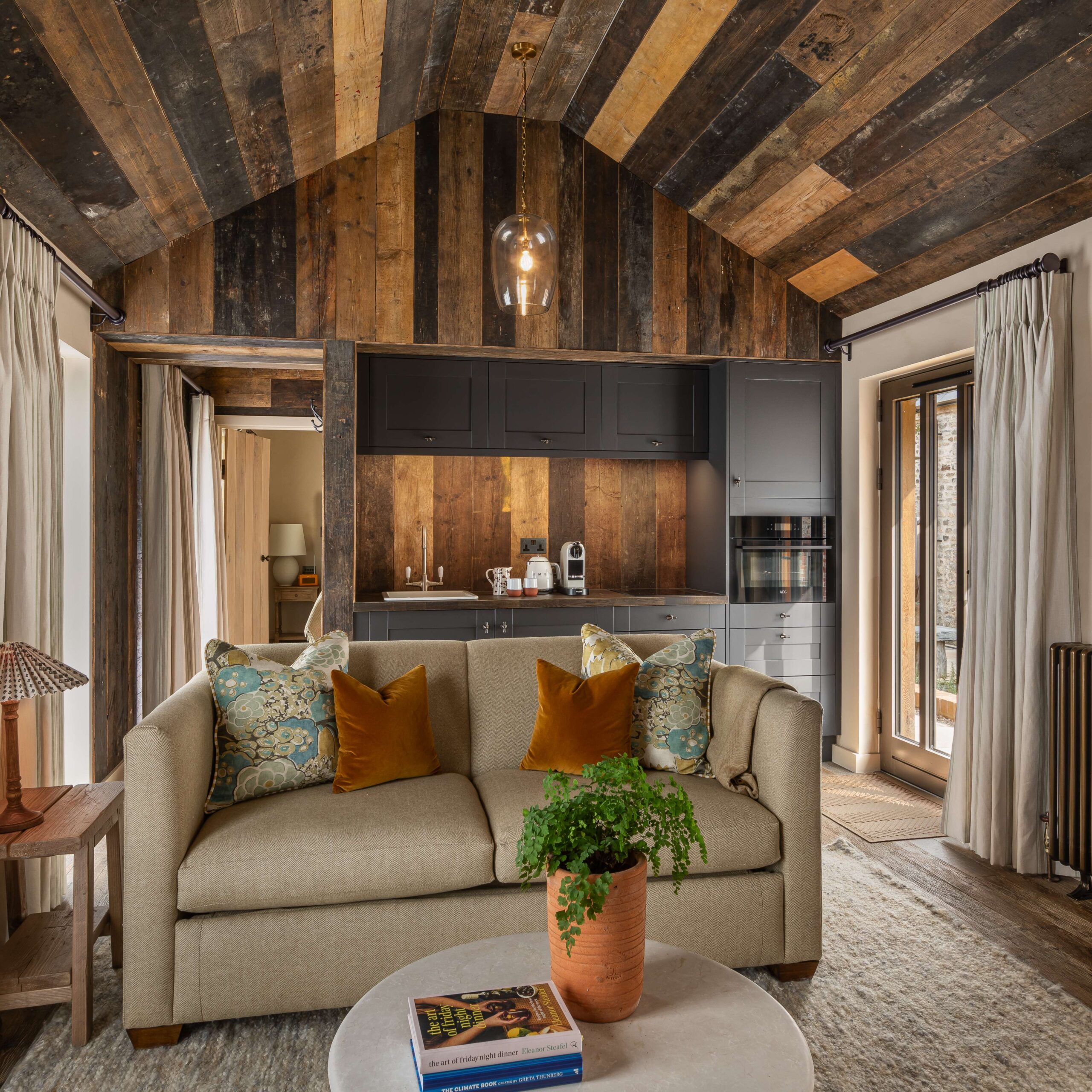 Louma – Timber Stables – Catkins Sitting Room